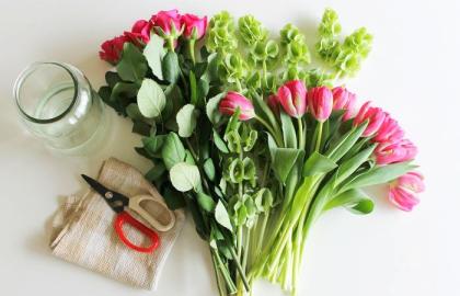 Bí Quyết Khoa Học: 5 Công Thức 'Thức Ăn' Cho Hoa Cắt Cành Tươi Lâu Gấp Đôi